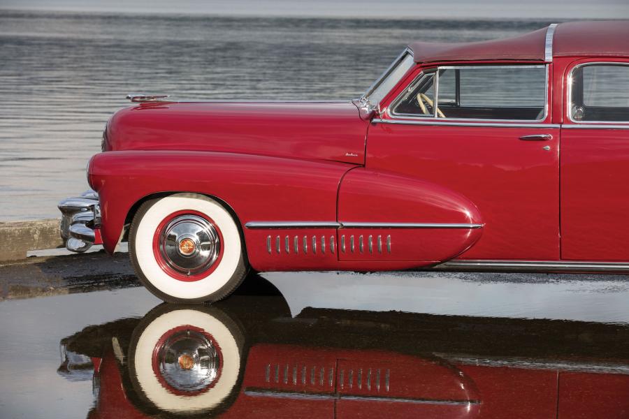 Детали экстерьера Cadillac Series 60 Special Town Brougham by Derham 1942 года  (фото 11 из 22)